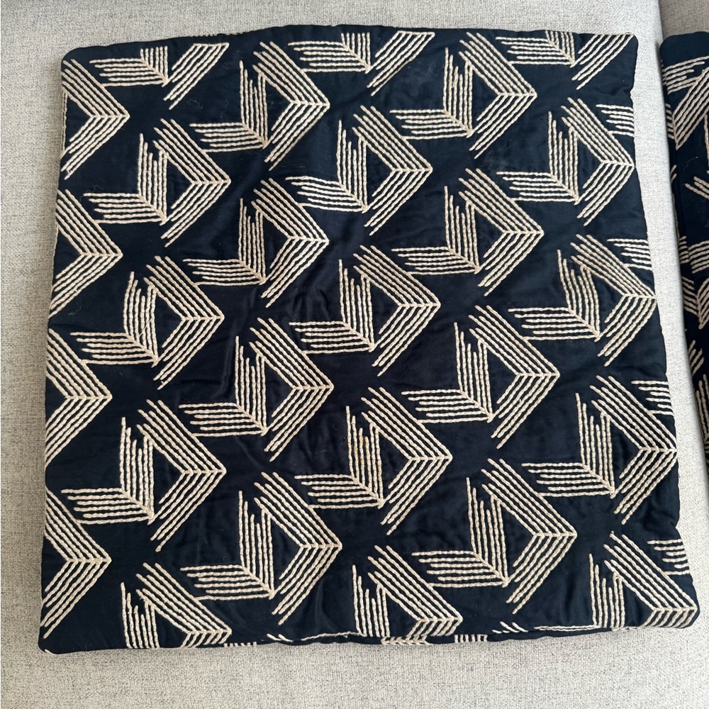Geometric Black and Cream Pillow Cover